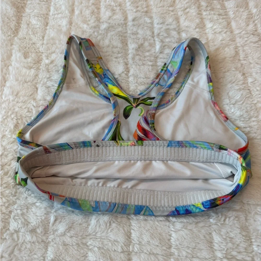 Nike Dri-FIT Sports Bra with Multicolor Trim - Picture 5 of 6